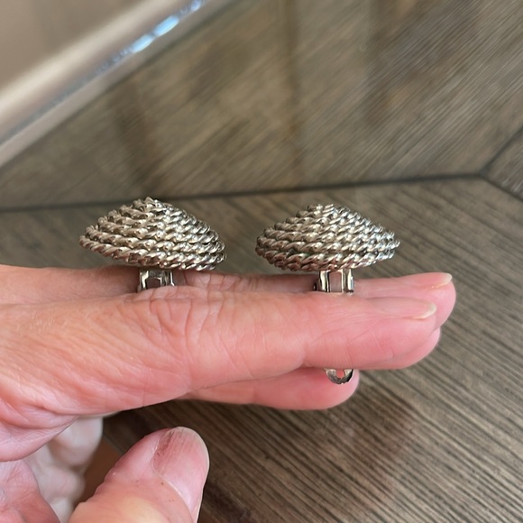 Vintage Spiral Silver-tone Button Clip Earrings - Picture 12 of 14